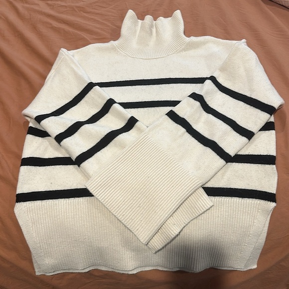 Banana Republic Turtleneck Sweater - Picture 2 of 2